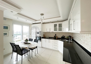 Шикарный садовый дуплекс 3+1 в районе Джикджилли