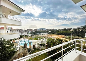 Шикарный садовый дуплекс 3+1 в районе Джикджилли