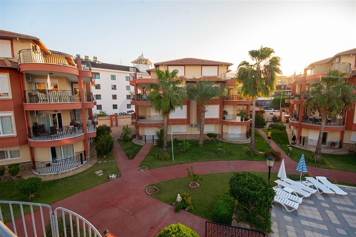 Садовый дуплекс на берегу горной реки в районе Кестель 