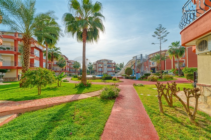 Садовый дуплекс на берегу горной реки в районе Кестель 