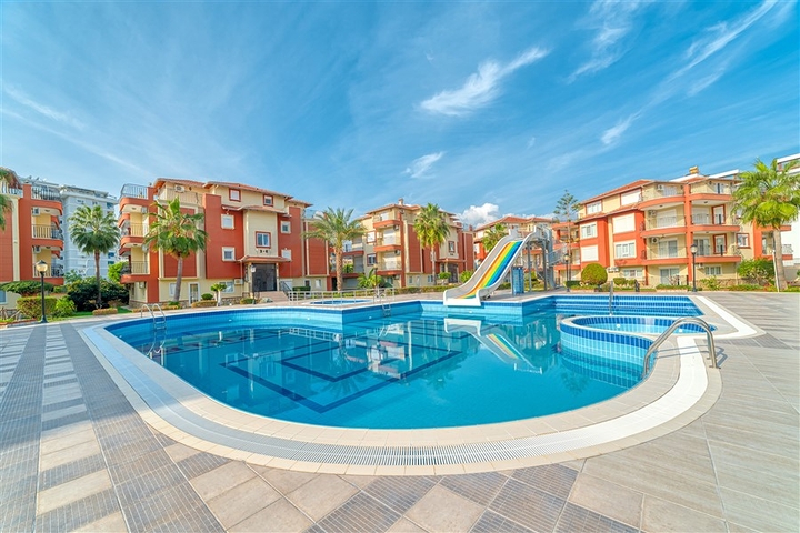 Садовый дуплекс на берегу горной реки в районе Кестель 