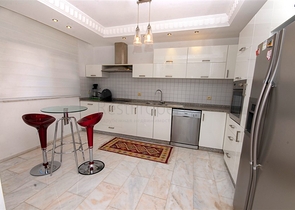 Садовый дуплекс на берегу горной реки в районе Кестель 