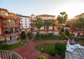 Садовый дуплекс на берегу горной реки в районе Кестель 