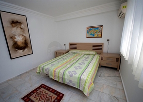 Садовый дуплекс на берегу горной реки в районе Кестель 