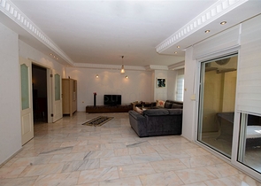 Садовый дуплекс на берегу горной реки в районе Кестель 