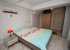 Садовый дуплекс на берегу горной реки в районе Кестель 