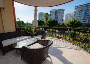 Садовый дуплекс на берегу горной реки в районе Кестель 