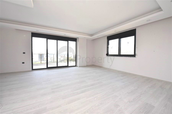 Пентхаус 3+1 в Газипаше с видом на море