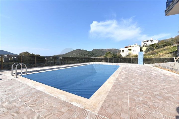 Пентхаус 3+1 в Газипаше с видом на море