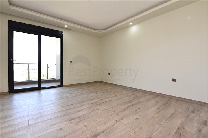 Просторный пентхаус 4+2 в районе Газипаша