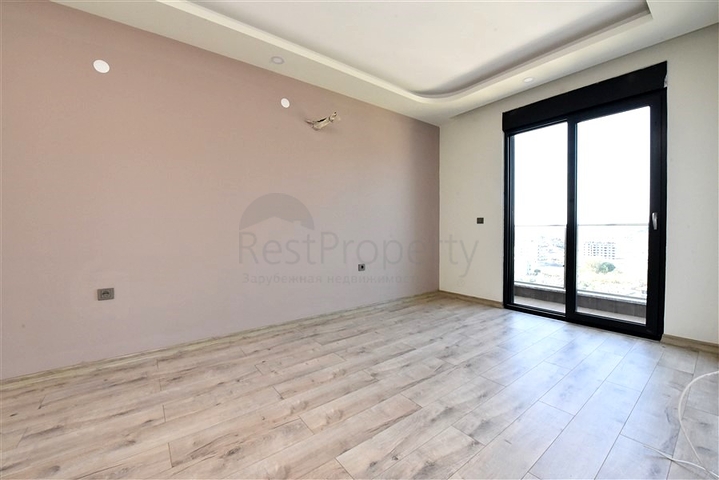 Просторный пентхаус 4+2 в районе Газипаша