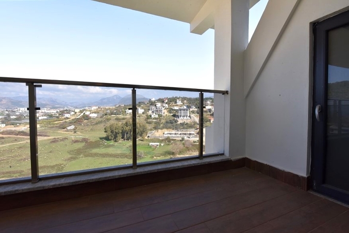 Просторный пентхаус 4+2 в районе Газипаша