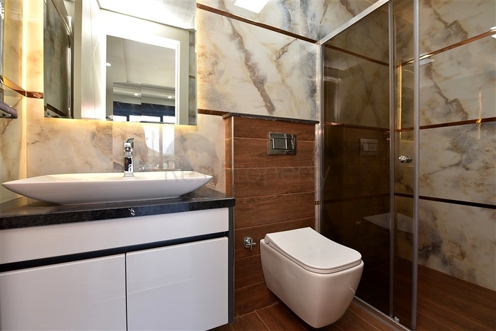 Просторный пентхаус 4+2 в районе Газипаша