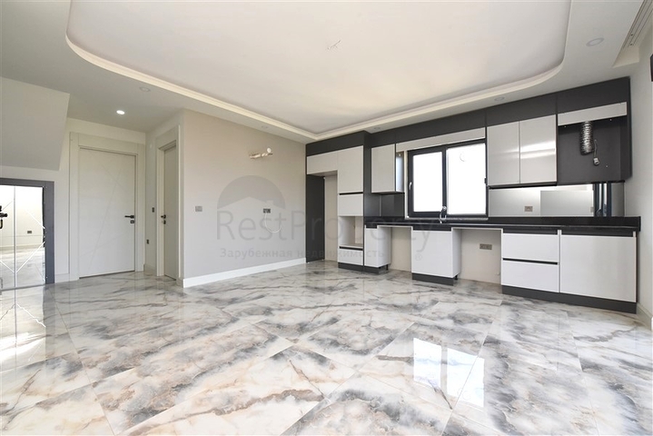 Просторный пентхаус 4+2 в районе Газипаша