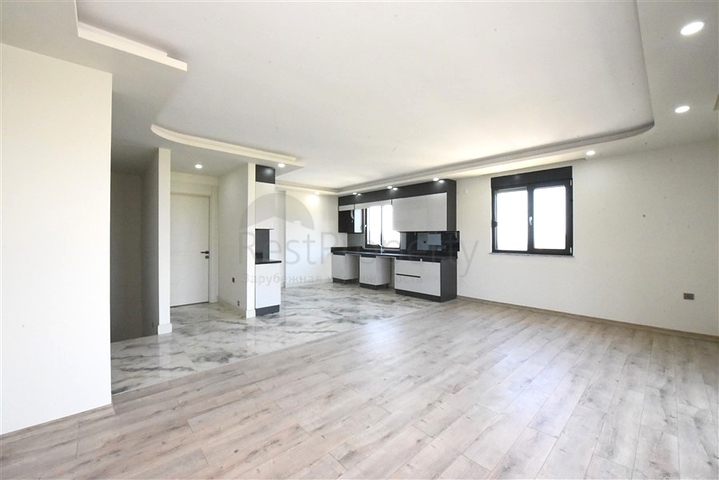 Просторный пентхаус 4+2 в районе Газипаша