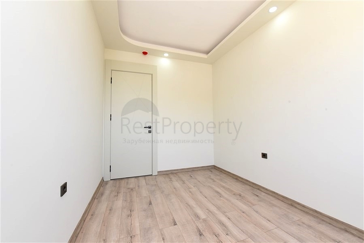 Просторный пентхаус 4+2 в районе Газипаша