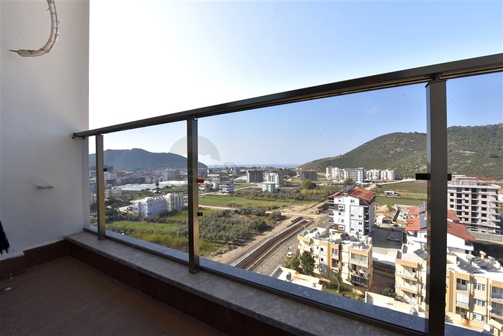 Просторный пентхаус 4+2 в районе Газипаша