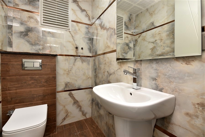 Просторный пентхаус 4+2 в районе Газипаша