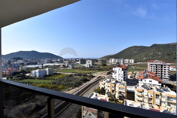 Просторный пентхаус 4+2 в районе Газипаша