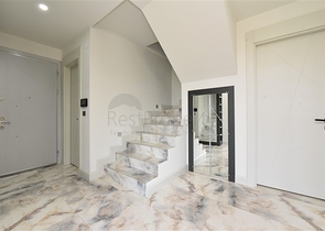 Просторный пентхаус 4+2 в районе Газипаша