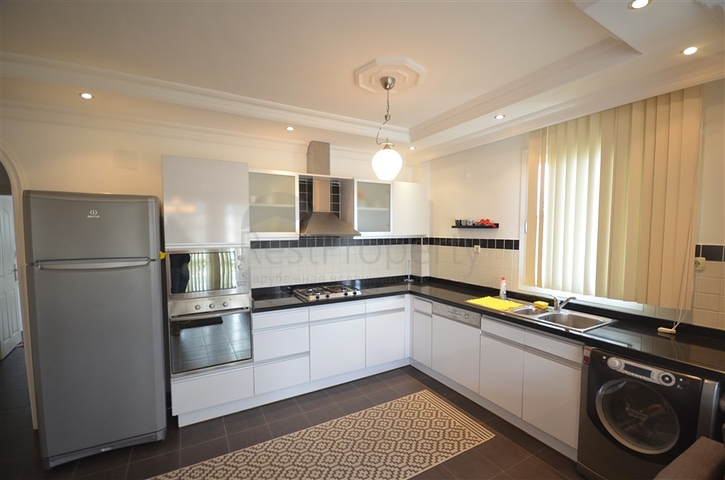 Просторный пентхаус в районе Оба