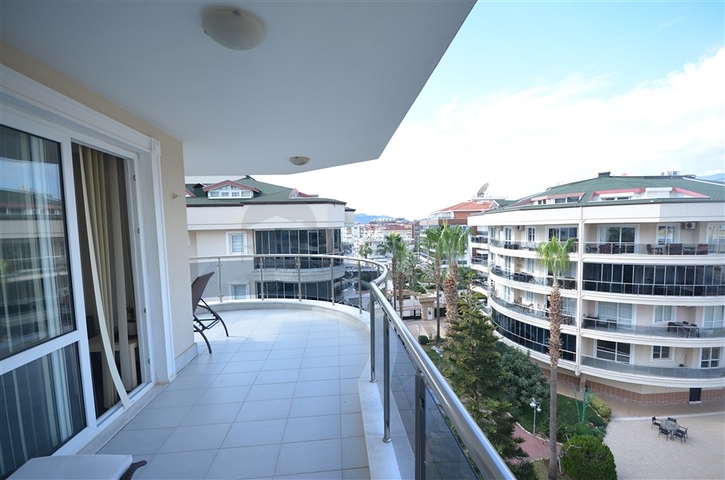 Просторный пентхаус в районе Оба