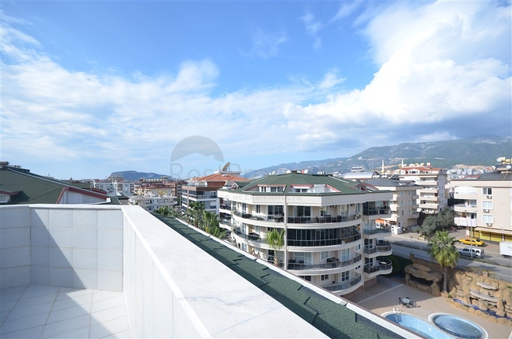 Просторный пентхаус в районе Оба