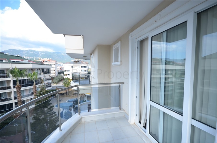 Просторный пентхаус в районе Оба