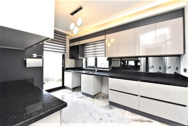 Апартаменты 3+1 с отдельной кухней в Газипаше