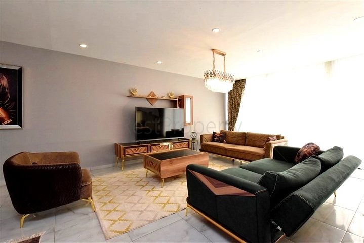 Шикарная меблированная вилла планировкой 5+1 в центре Алании