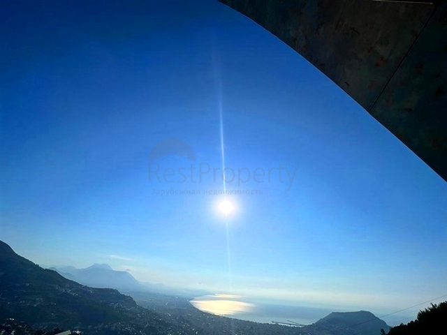 Шикарная меблированная вилла планировкой 5+1 в центре Алании