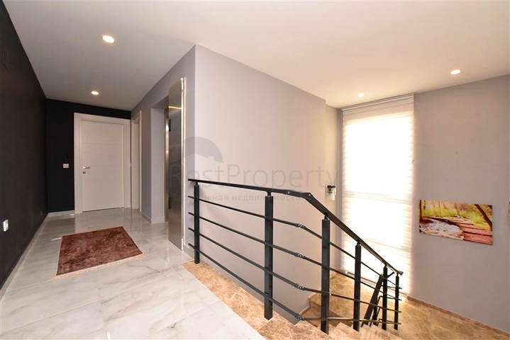 Шикарная меблированная вилла планировкой 5+1 в центре Алании