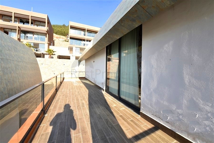 Шикарная меблированная вилла планировкой 5+1 в центре Алании