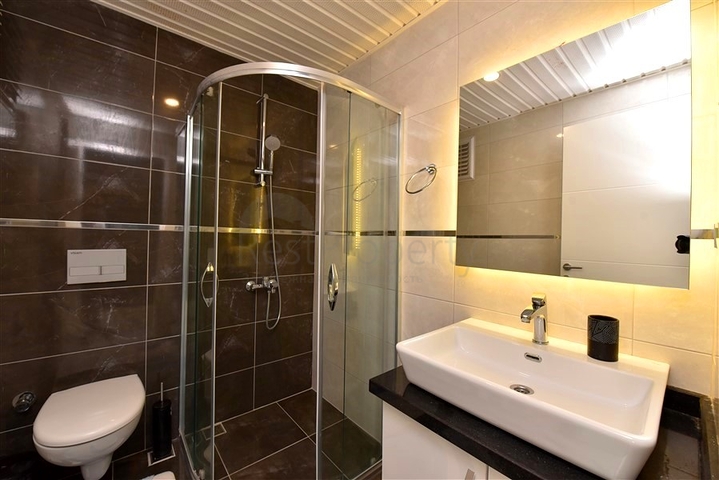 Шикарная меблированная вилла планировкой 5+1 в центре Алании