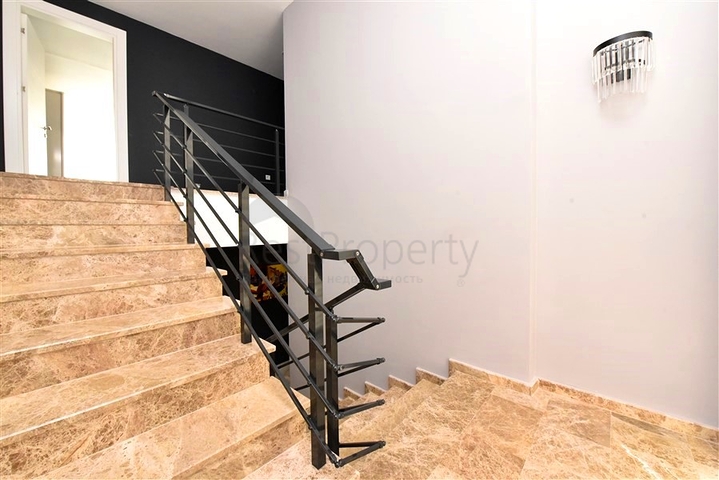 Шикарная меблированная вилла планировкой 5+1 в центре Алании