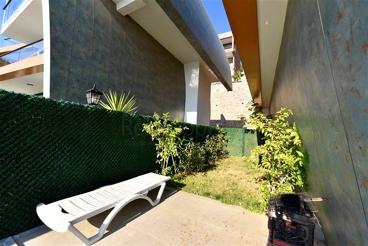 Шикарная меблированная вилла планировкой 5+1 в центре Алании