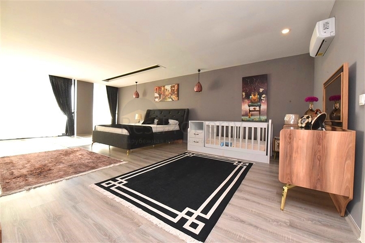 Шикарная меблированная вилла планировкой 5+1 в центре Алании