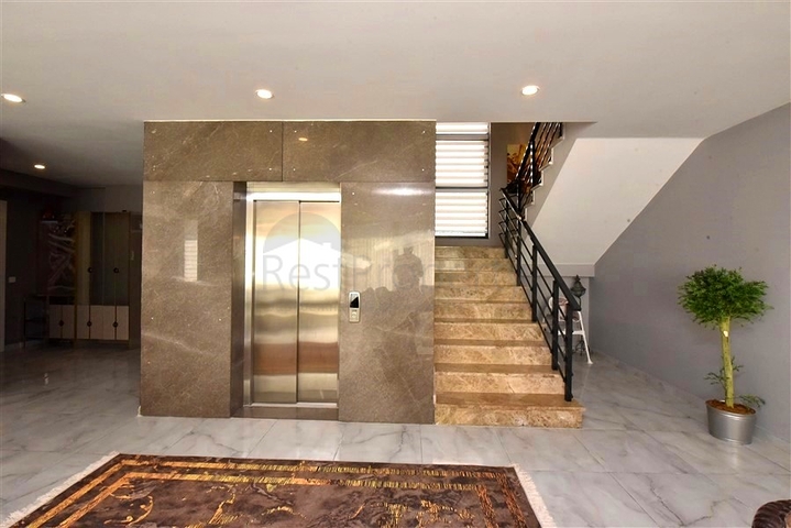 Шикарная меблированная вилла планировкой 5+1 в центре Алании