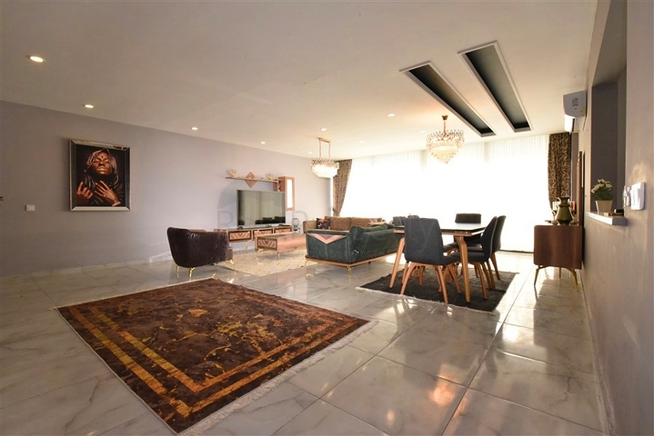 Шикарная меблированная вилла планировкой 5+1 в центре Алании