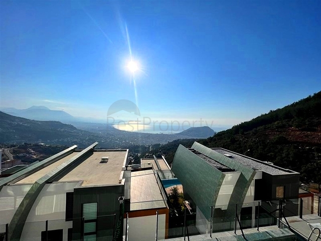 Шикарная меблированная вилла планировкой 5+1 в центре Алании