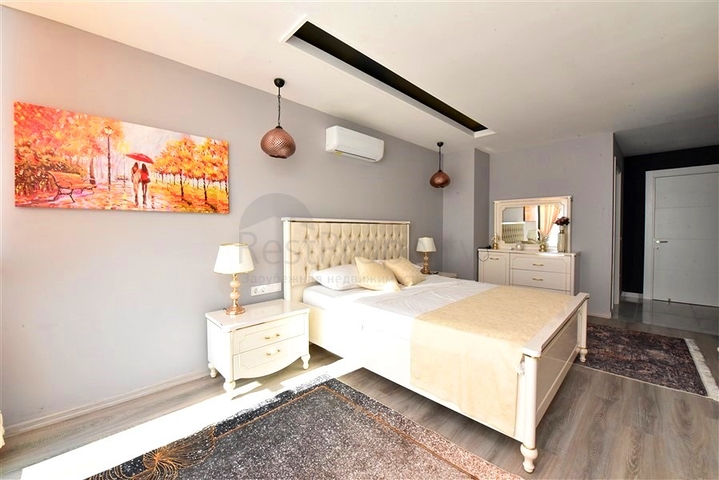 Шикарная меблированная вилла планировкой 5+1 в центре Алании