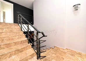 Шикарная меблированная вилла планировкой 5+1 в центре Алании