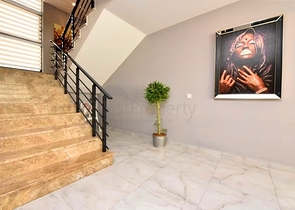 Шикарная меблированная вилла планировкой 5+1 в центре Алании