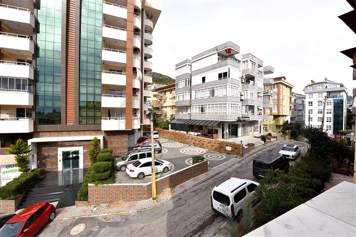 Квартира планировкой 2+1 в 400 метрах от пляжа  Клеопатры