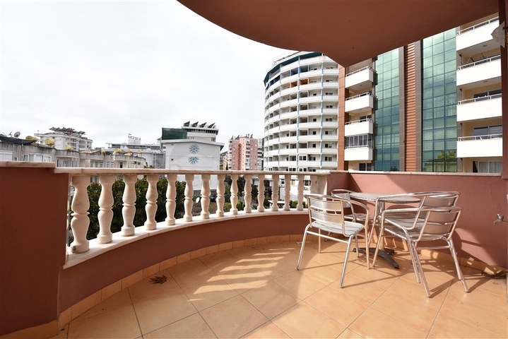 Квартира планировкой 2+1 в 400 метрах от пляжа  Клеопатры