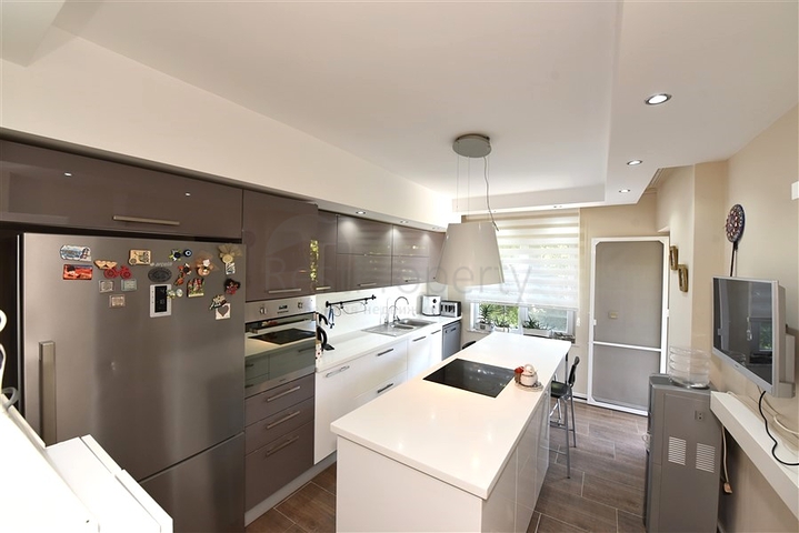 Квартира 3+1 с отдельной кухней в центре Алании