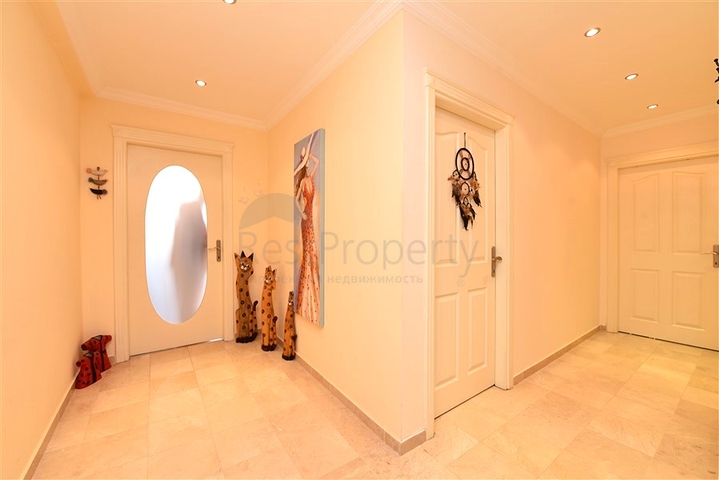 Большая квартира на первой линии