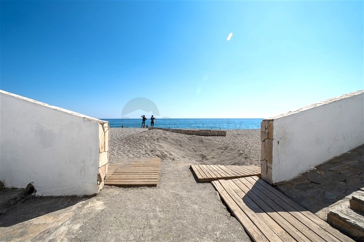 Большая квартира на первой линии