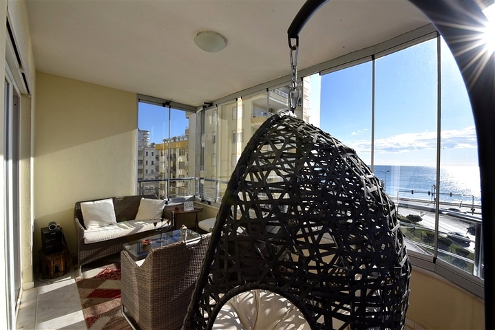 Большая квартира на первой линии