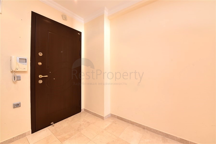 Большая квартира на первой линии